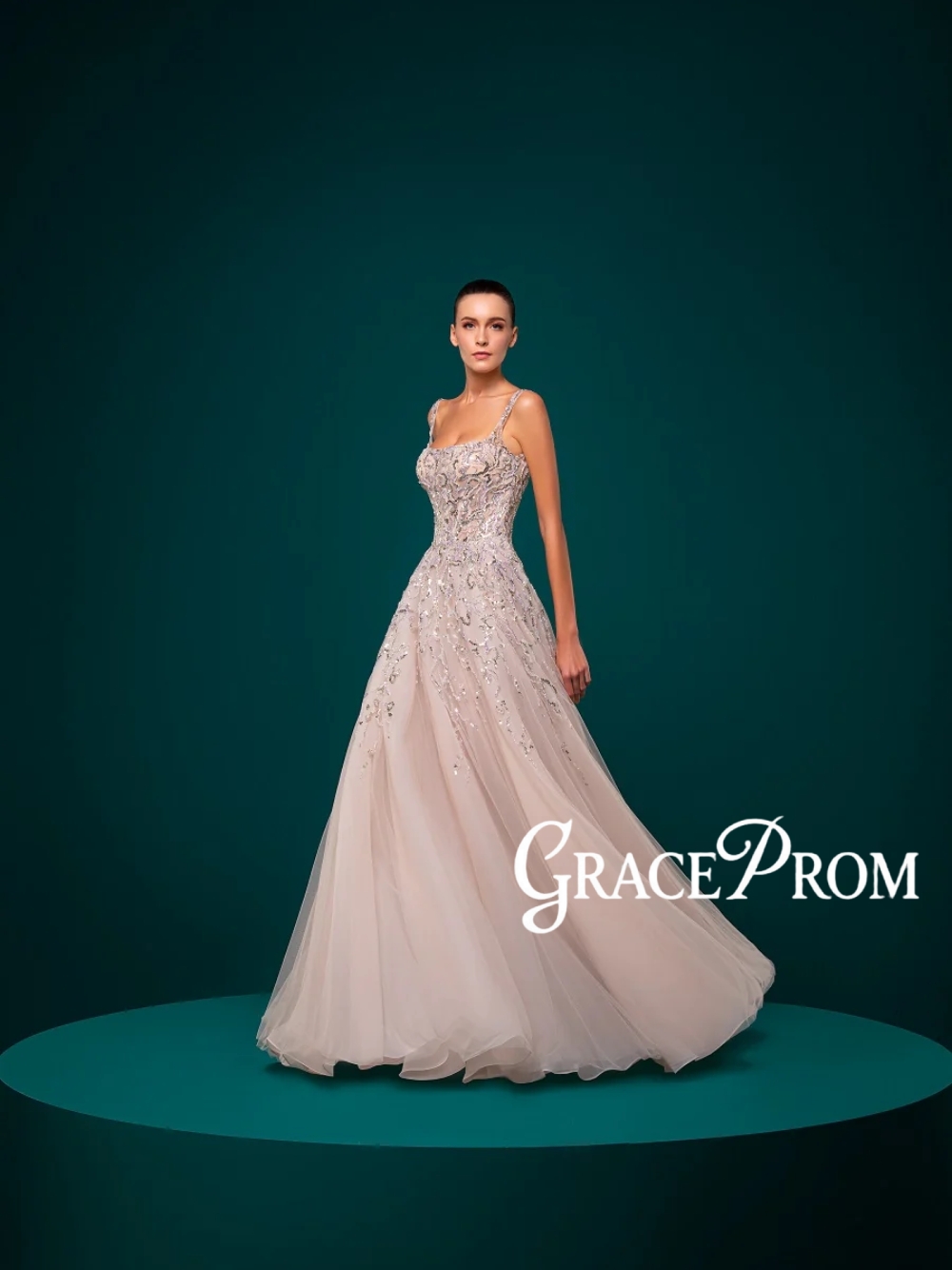 Women Formal Wear Dubai - Gaun Malam Elegan Berkerah Kotak Dubai