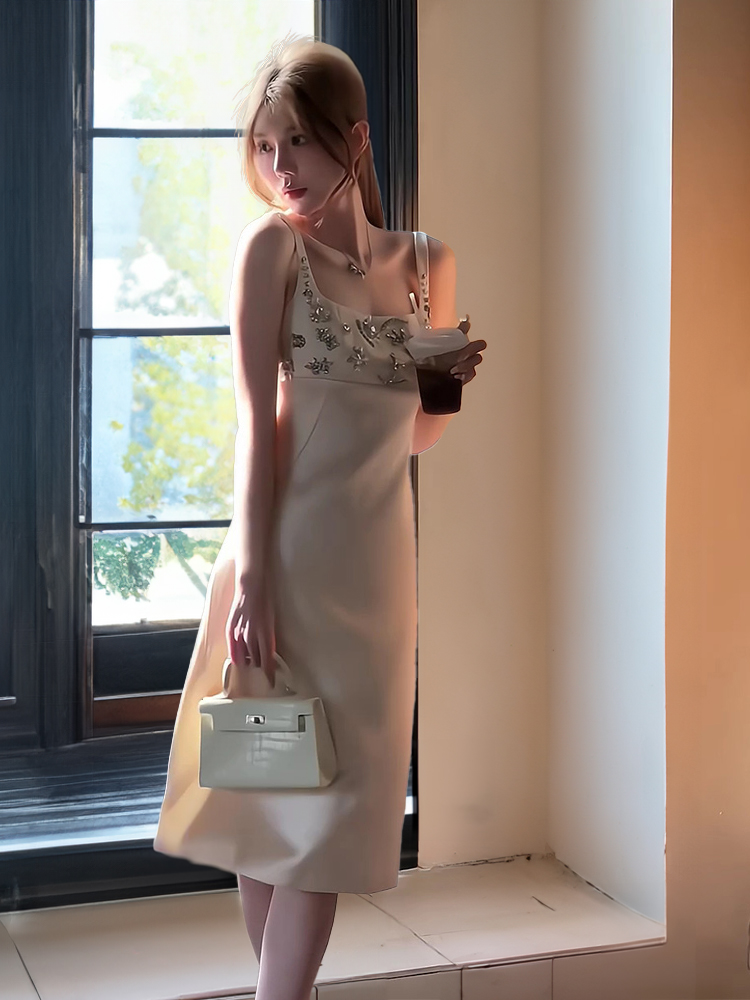 Women Luxury Formal Wear - Gaun Malam Satin Elegan dengan Detail