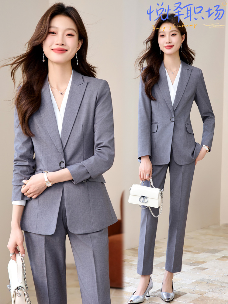 Formal Wear Jewelry For Women - Setelan Jas Wanita: Pakaian Profesional dengan