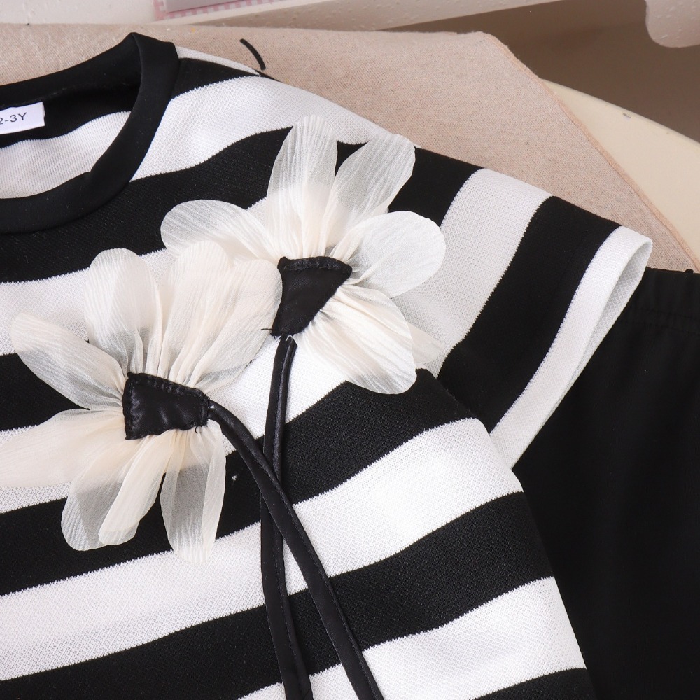 Setelan Kaus Bergaris Monokrom - Monochrome Suit Set ulasan dan harga