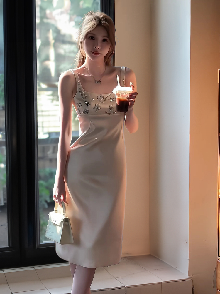 Gaun Malam Satin Elegan dengan - Women Luxury Formal Wear ulasan dan harga