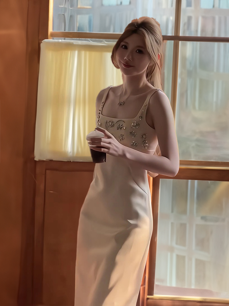 Gaun Malam Satin Elegan dengan - Women Luxury Formal Wear ulasan dan harga